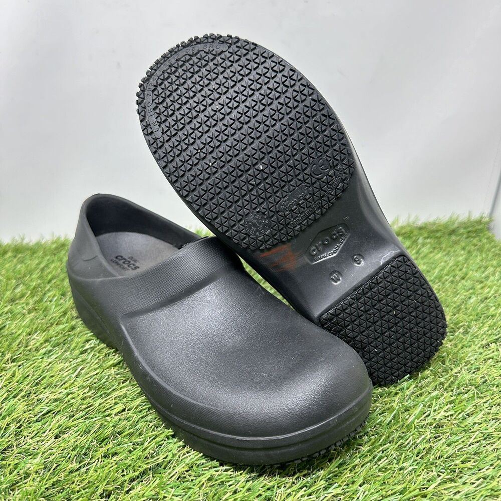 Crocs Women's Neria Pro II Size 9 Black Slip Resistant Work Clog Nurses #205384